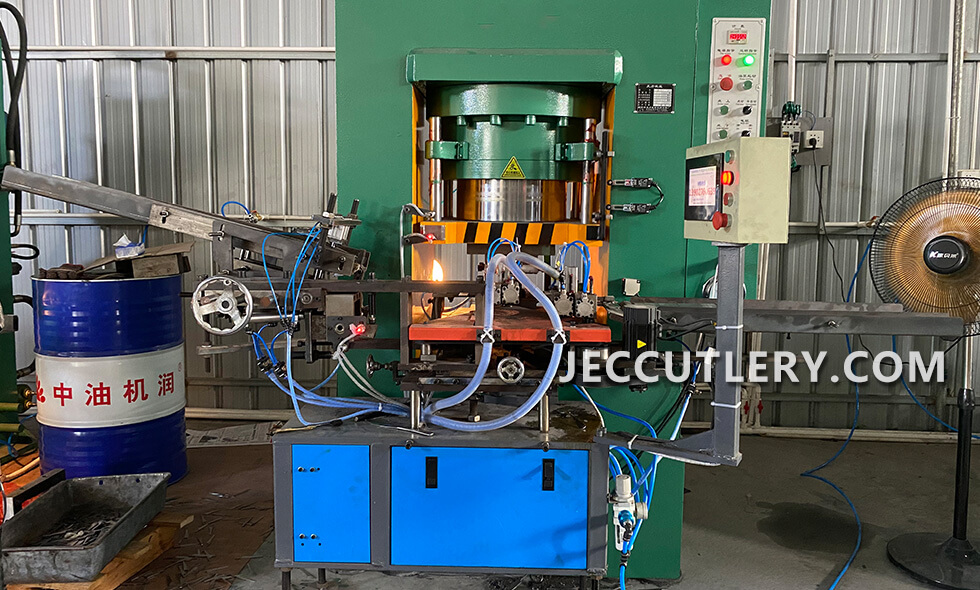 Automatic Feeding Machine - JECcutlery